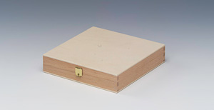 Holzbox mit Branddruck oder Siebdruck